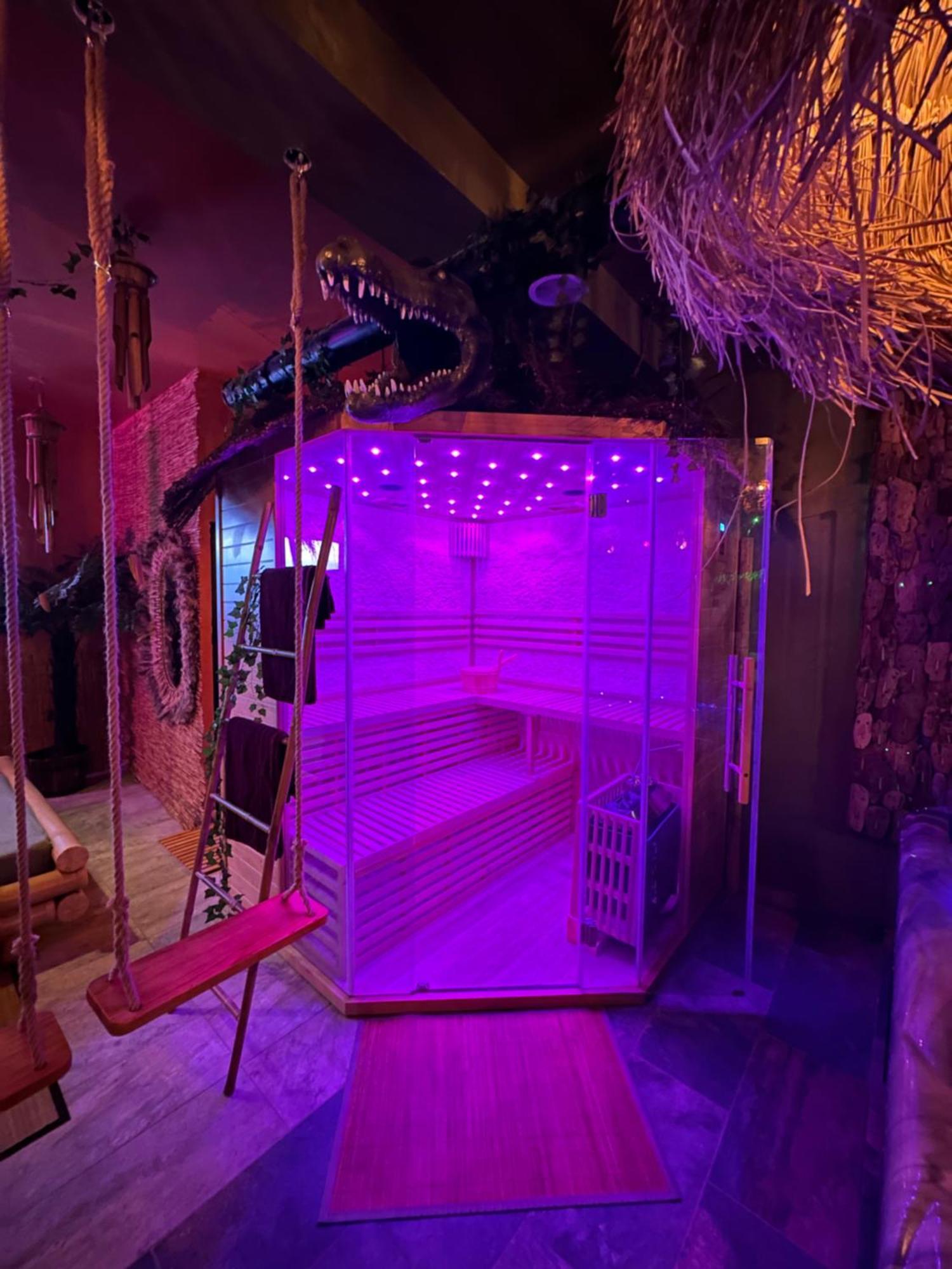 Jungle Spa Bed & Breakfast Dunkirk Екстериор снимка